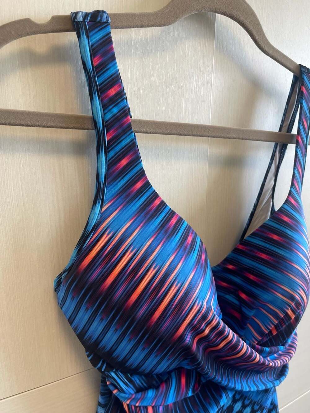 Miraclesuit One-Piece Swimsuit Size 14 Blue Abstract Print - Picture 2 of 6